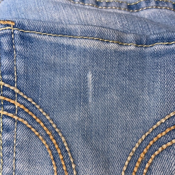 Hollister Light Wash Low Rise Jeans - Picture 4 of 7